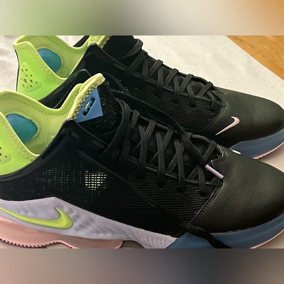 Nike Lebron 20